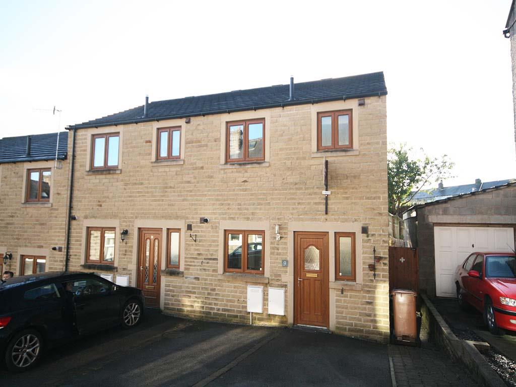 3 bedroom townhouse house To Let in Barnoldswick - Main Image